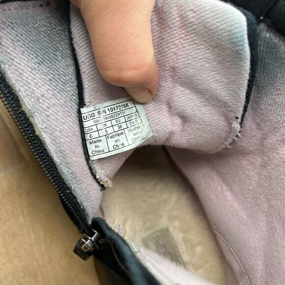 Womens UGG KOREN Black Leather Buckle Boots Size 6 - Picture 15 of 15